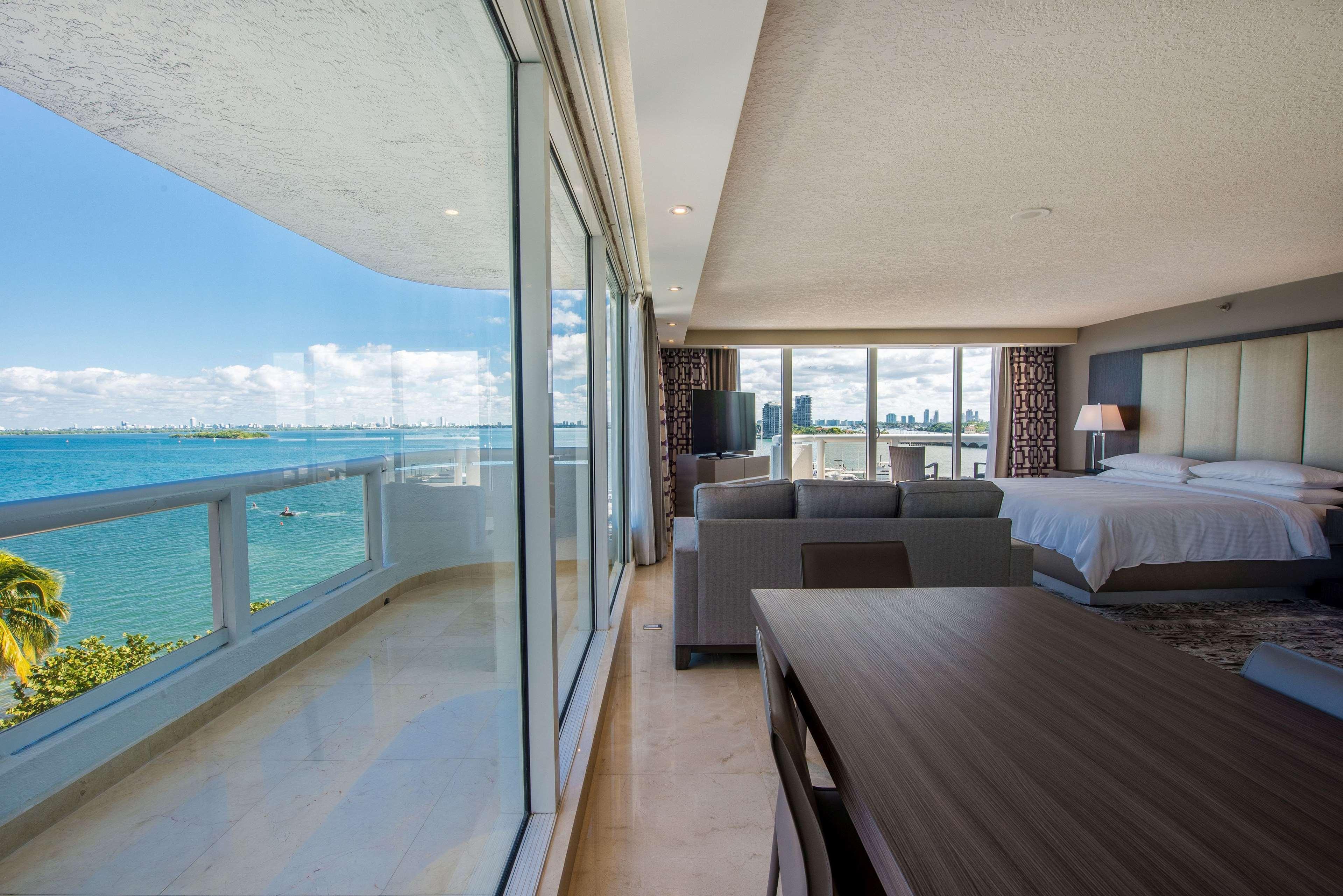 מיאמי Doubletree By Hilton Grand Hotel Biscayne Bay מראה חיצוני תמונה