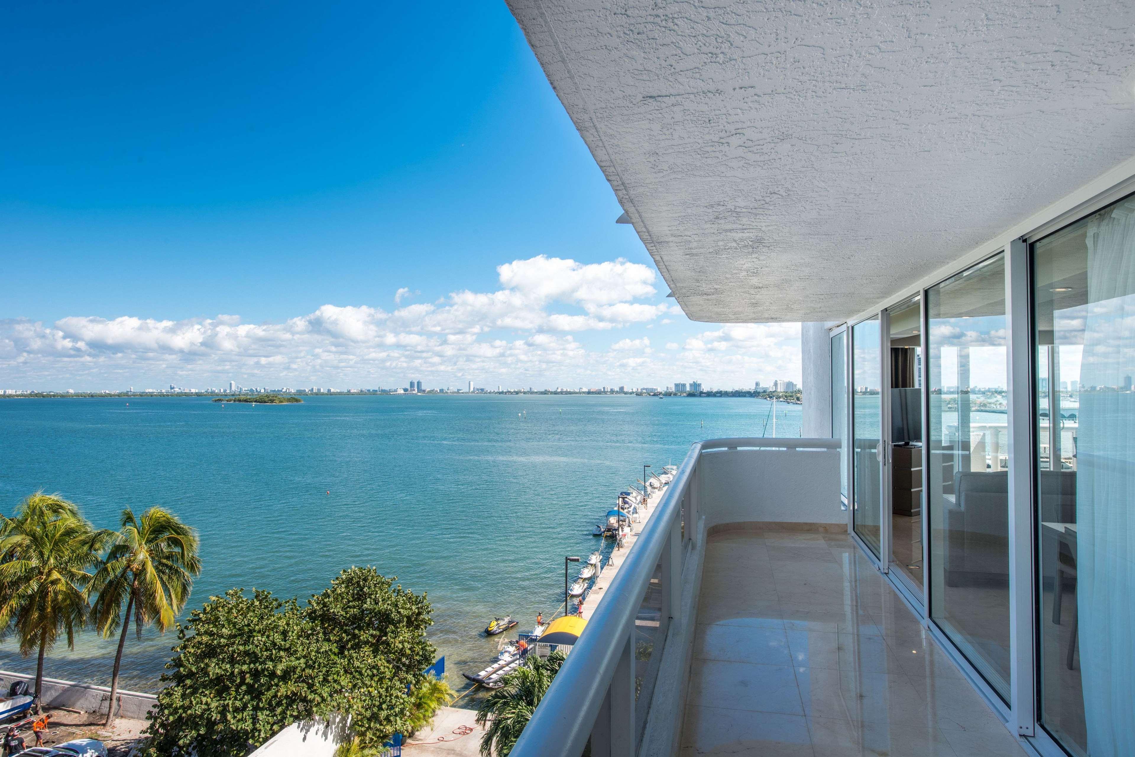 מיאמי Doubletree By Hilton Grand Hotel Biscayne Bay מראה חיצוני תמונה