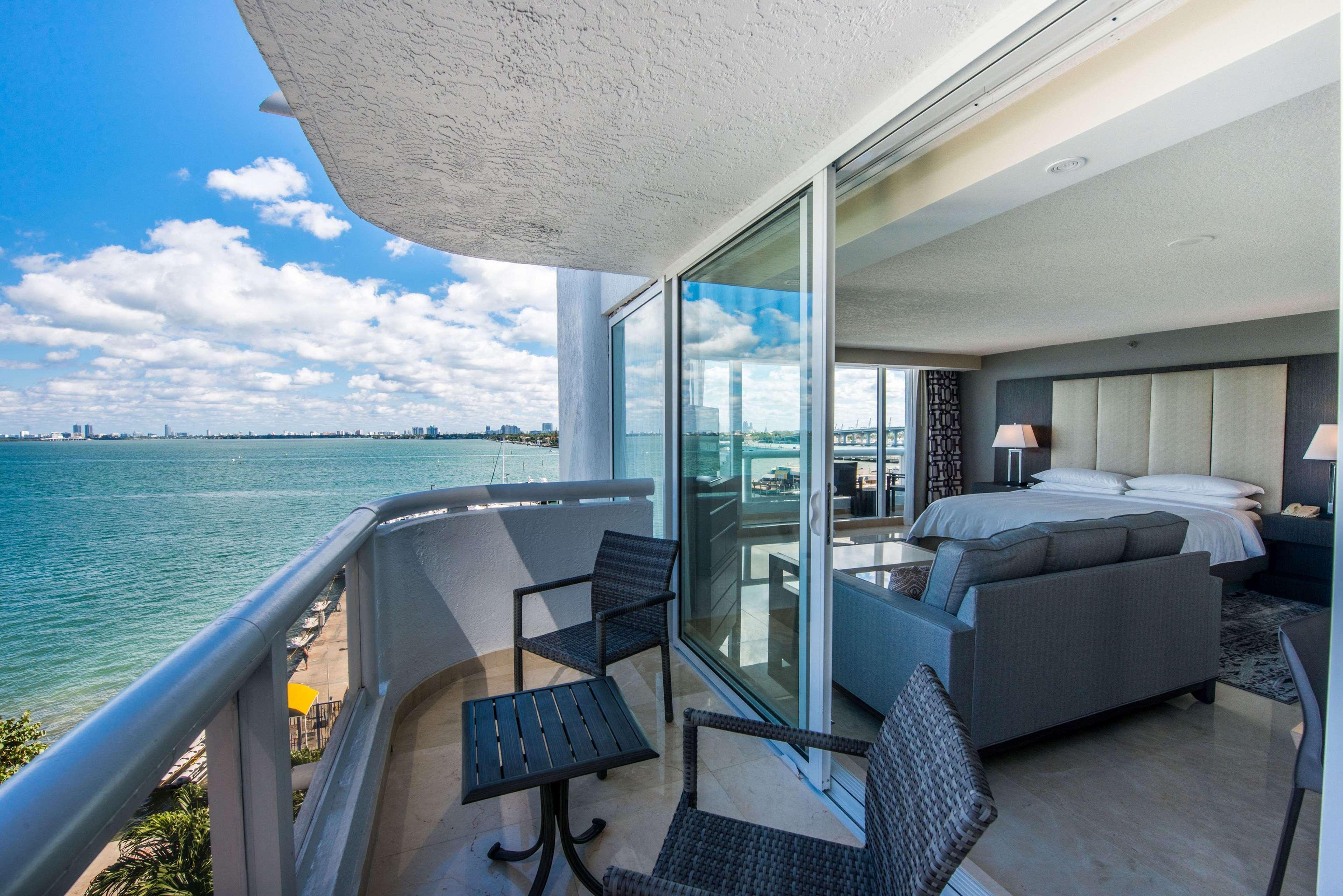 מיאמי Doubletree By Hilton Grand Hotel Biscayne Bay מראה חיצוני תמונה