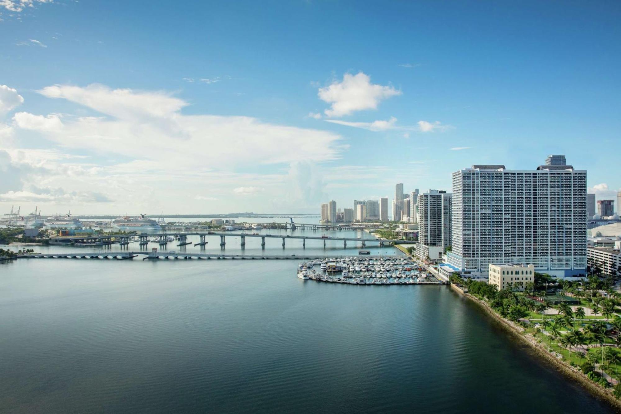 מיאמי Doubletree By Hilton Grand Hotel Biscayne Bay מראה חיצוני תמונה