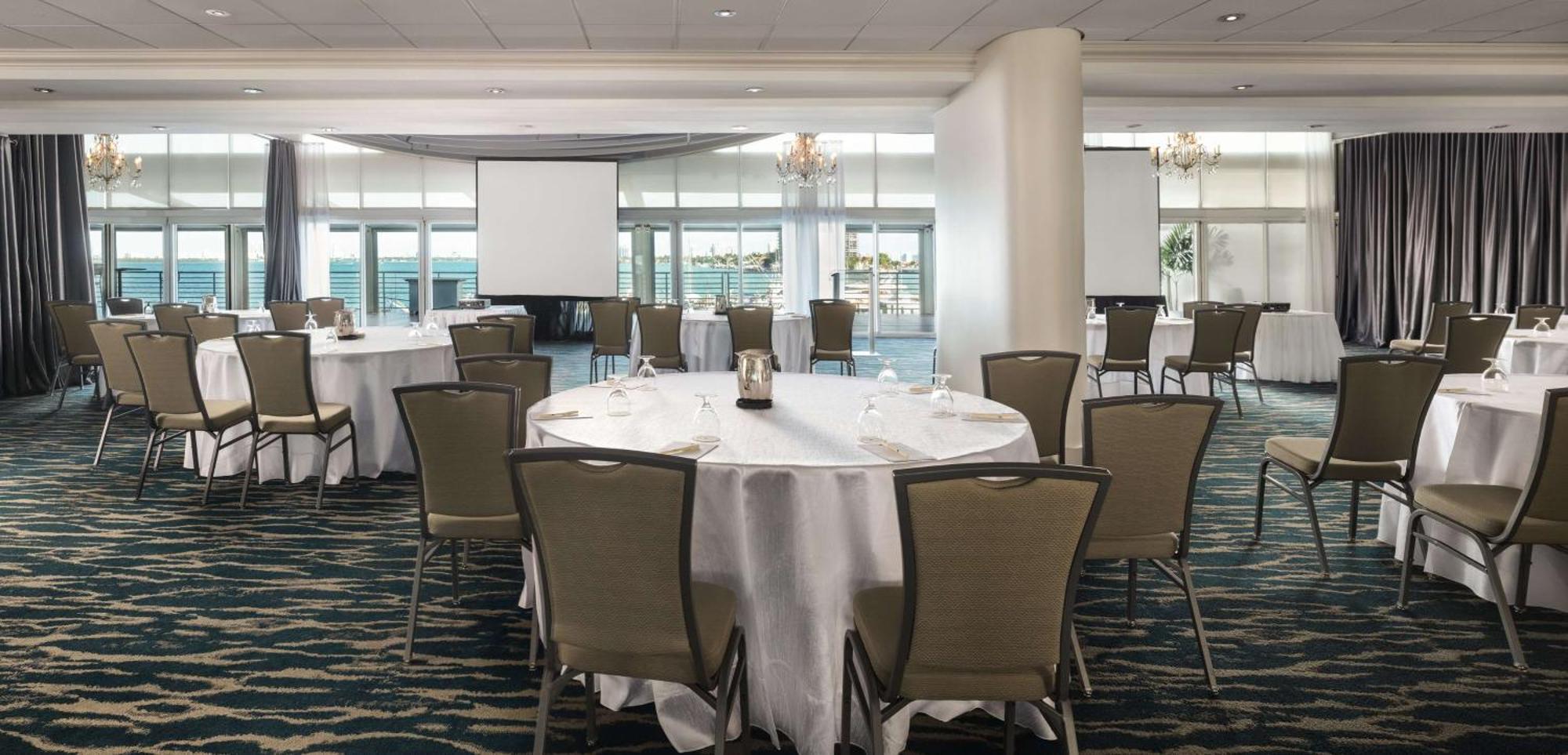 מיאמי Doubletree By Hilton Grand Hotel Biscayne Bay מראה חיצוני תמונה