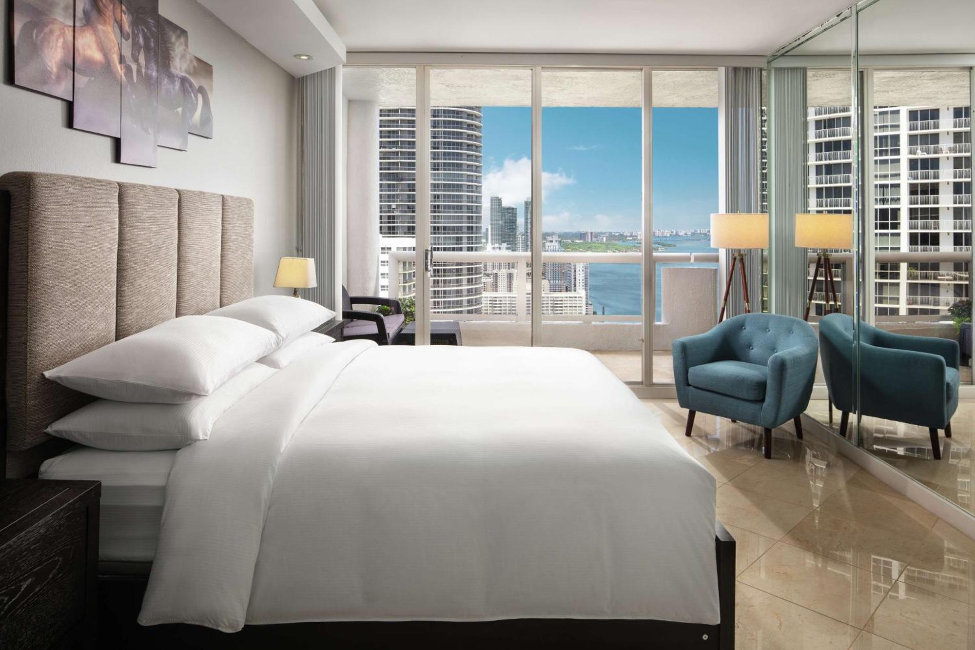 מיאמי Doubletree By Hilton Grand Hotel Biscayne Bay מראה חיצוני תמונה