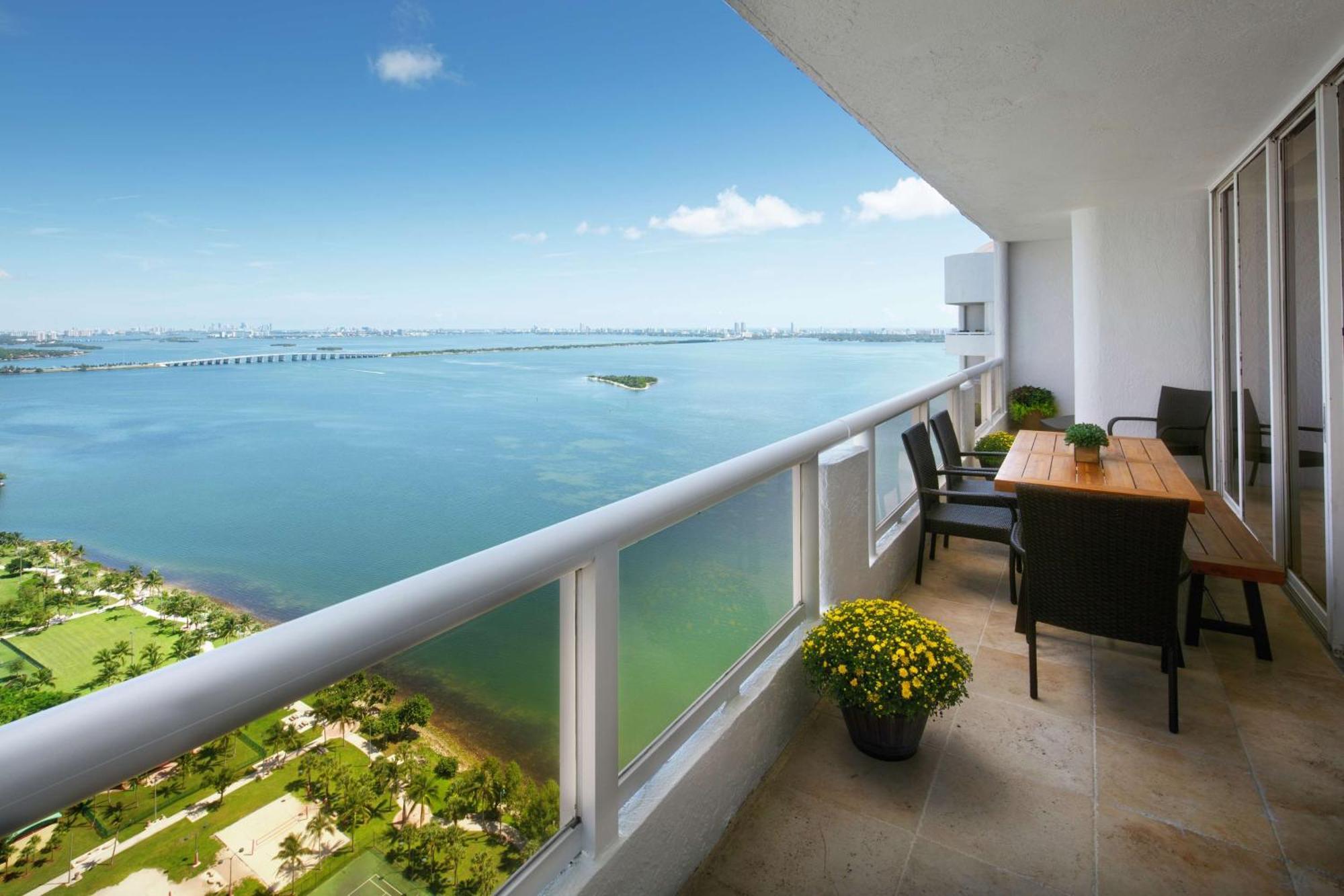 מיאמי Doubletree By Hilton Grand Hotel Biscayne Bay מראה חיצוני תמונה