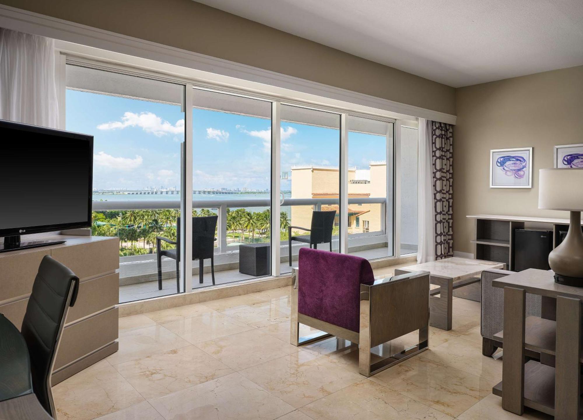 מיאמי Doubletree By Hilton Grand Hotel Biscayne Bay מראה חיצוני תמונה