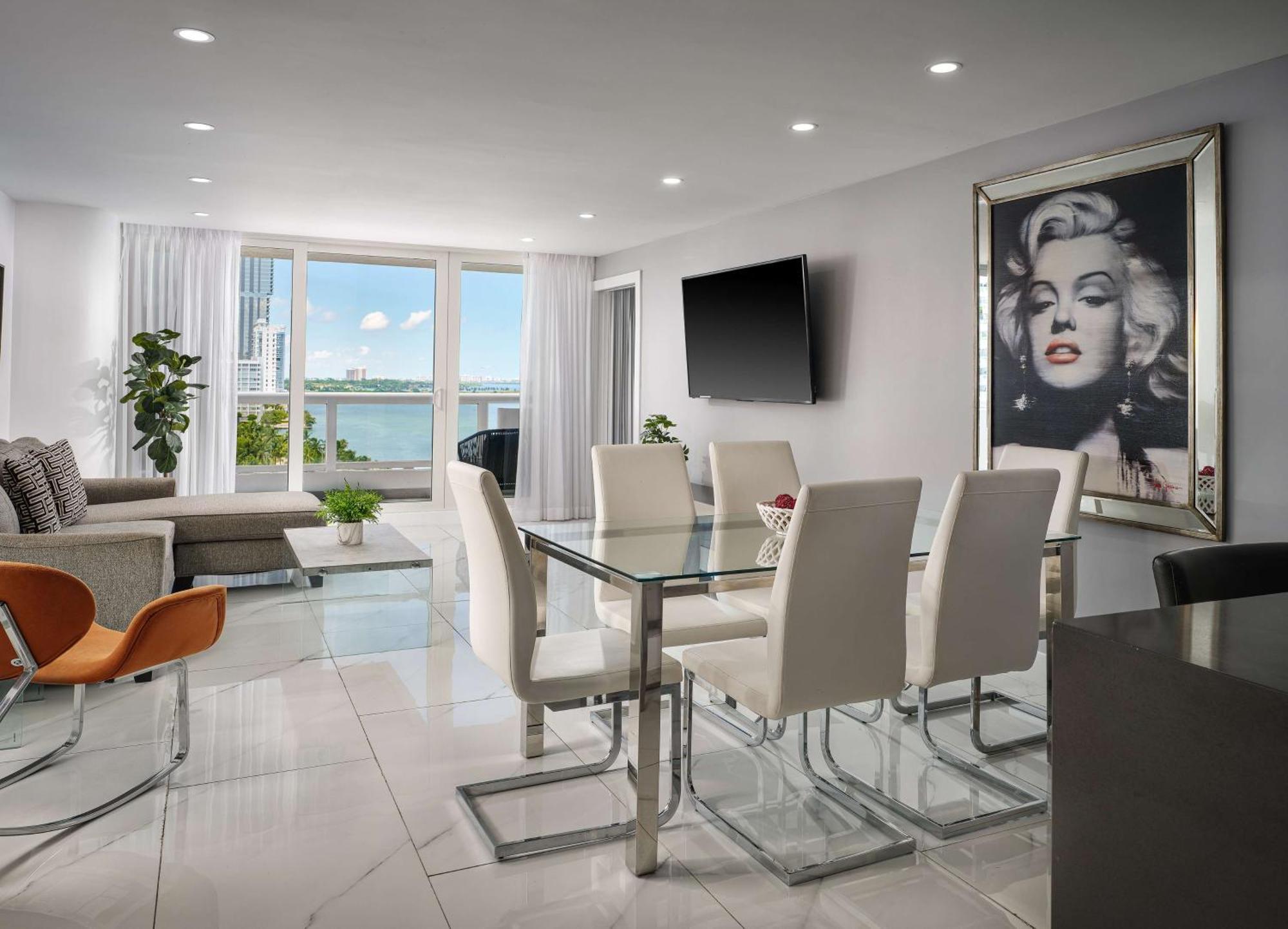 מיאמי Doubletree By Hilton Grand Hotel Biscayne Bay מראה חיצוני תמונה
