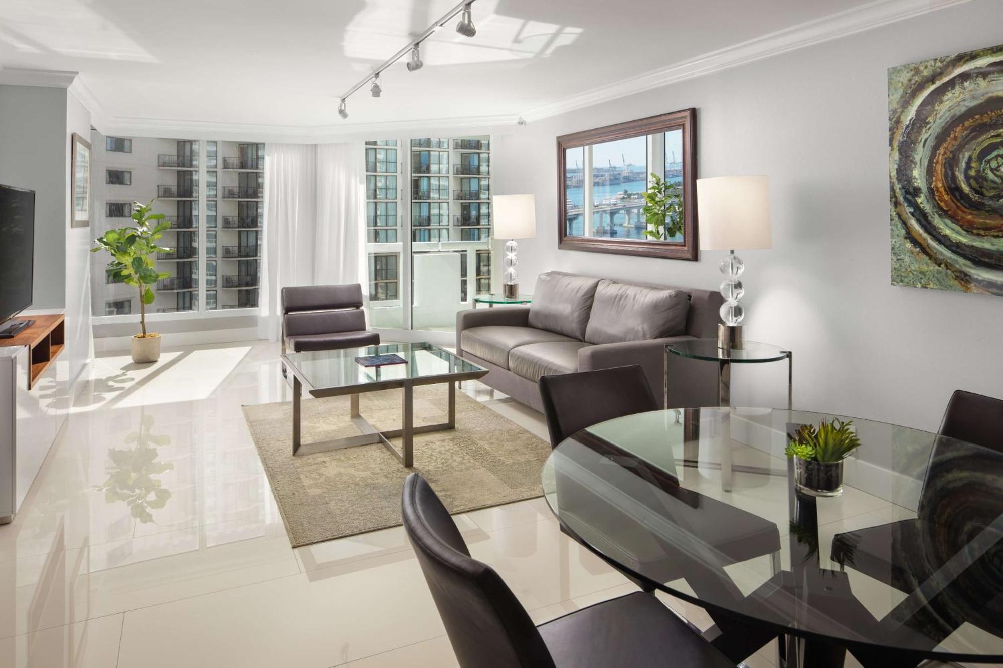מיאמי Doubletree By Hilton Grand Hotel Biscayne Bay מראה חיצוני תמונה