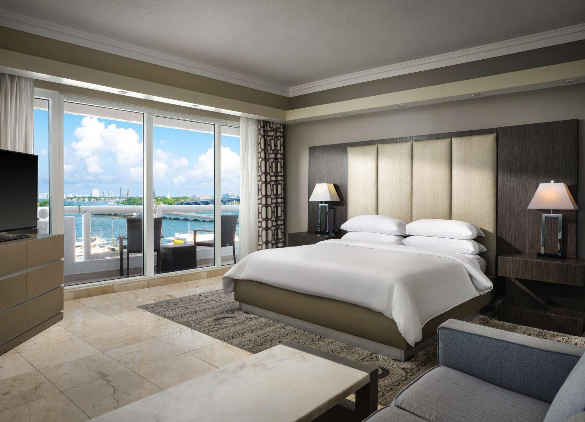 מיאמי Doubletree By Hilton Grand Hotel Biscayne Bay מראה חיצוני תמונה
