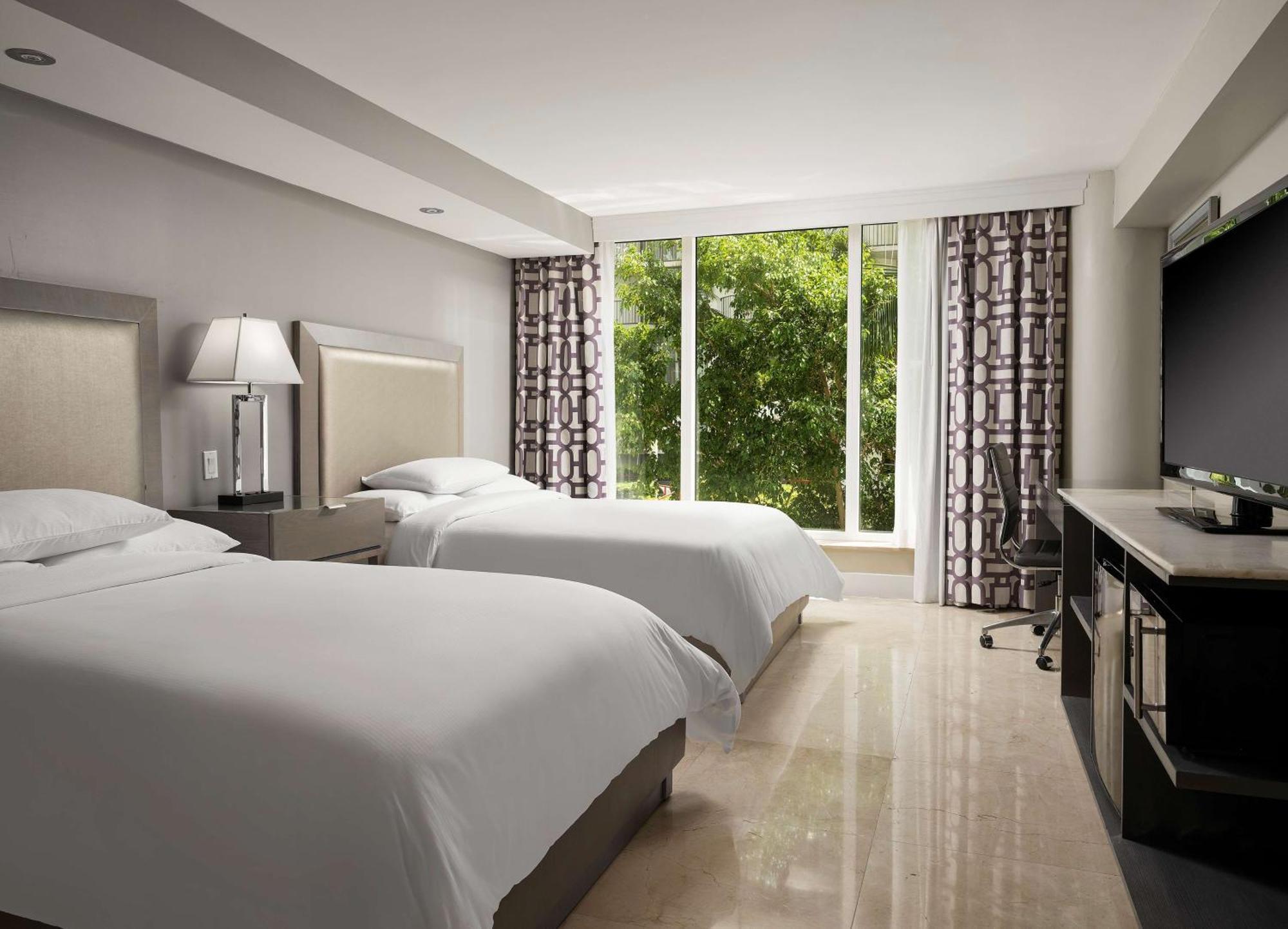 מיאמי Doubletree By Hilton Grand Hotel Biscayne Bay מראה חיצוני תמונה