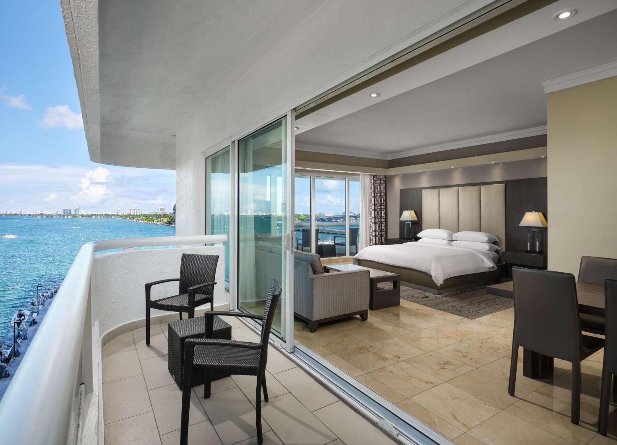 מיאמי Doubletree By Hilton Grand Hotel Biscayne Bay מראה חיצוני תמונה