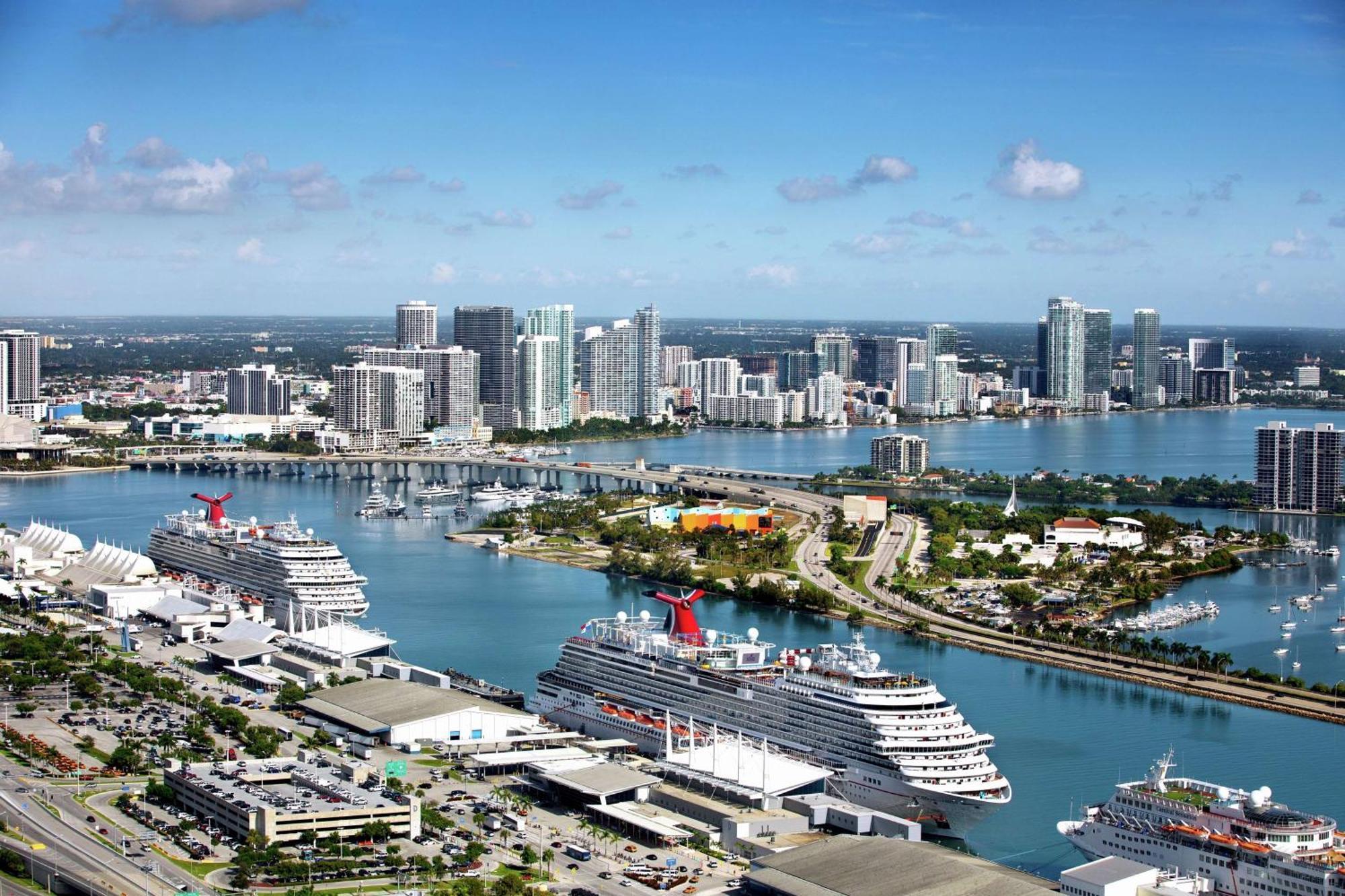 מיאמי Doubletree By Hilton Grand Hotel Biscayne Bay מראה חיצוני תמונה