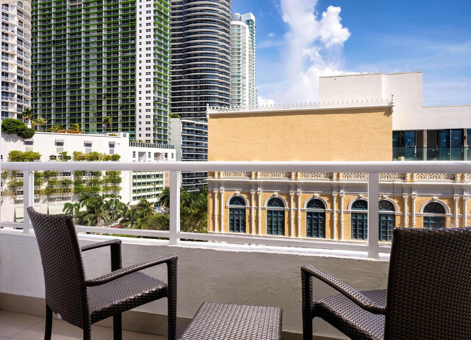 מיאמי Doubletree By Hilton Grand Hotel Biscayne Bay מראה חיצוני תמונה